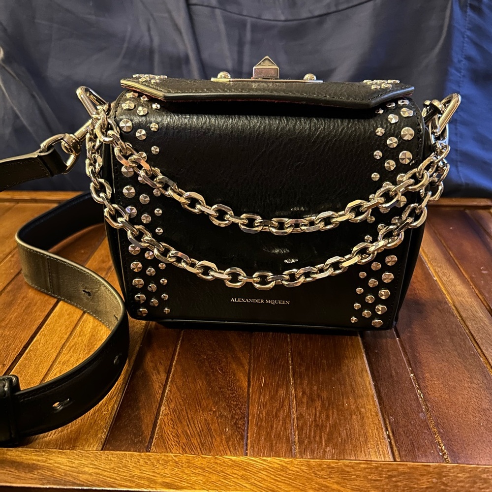Alexander McQueen Black Leather Box 16 Crossbody Bag
